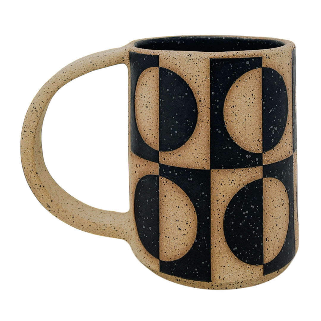 12 onzas. Taza - Líneas Redondeadas - Negro