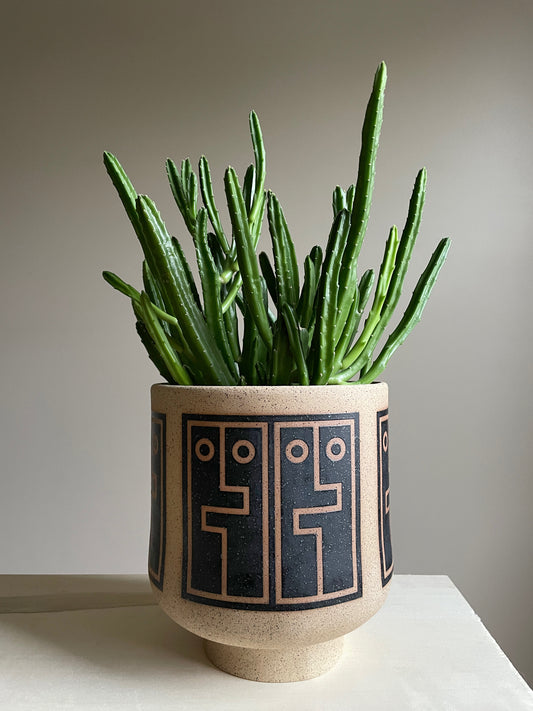 Large Footed Vessel - Hug Face - Matte Black