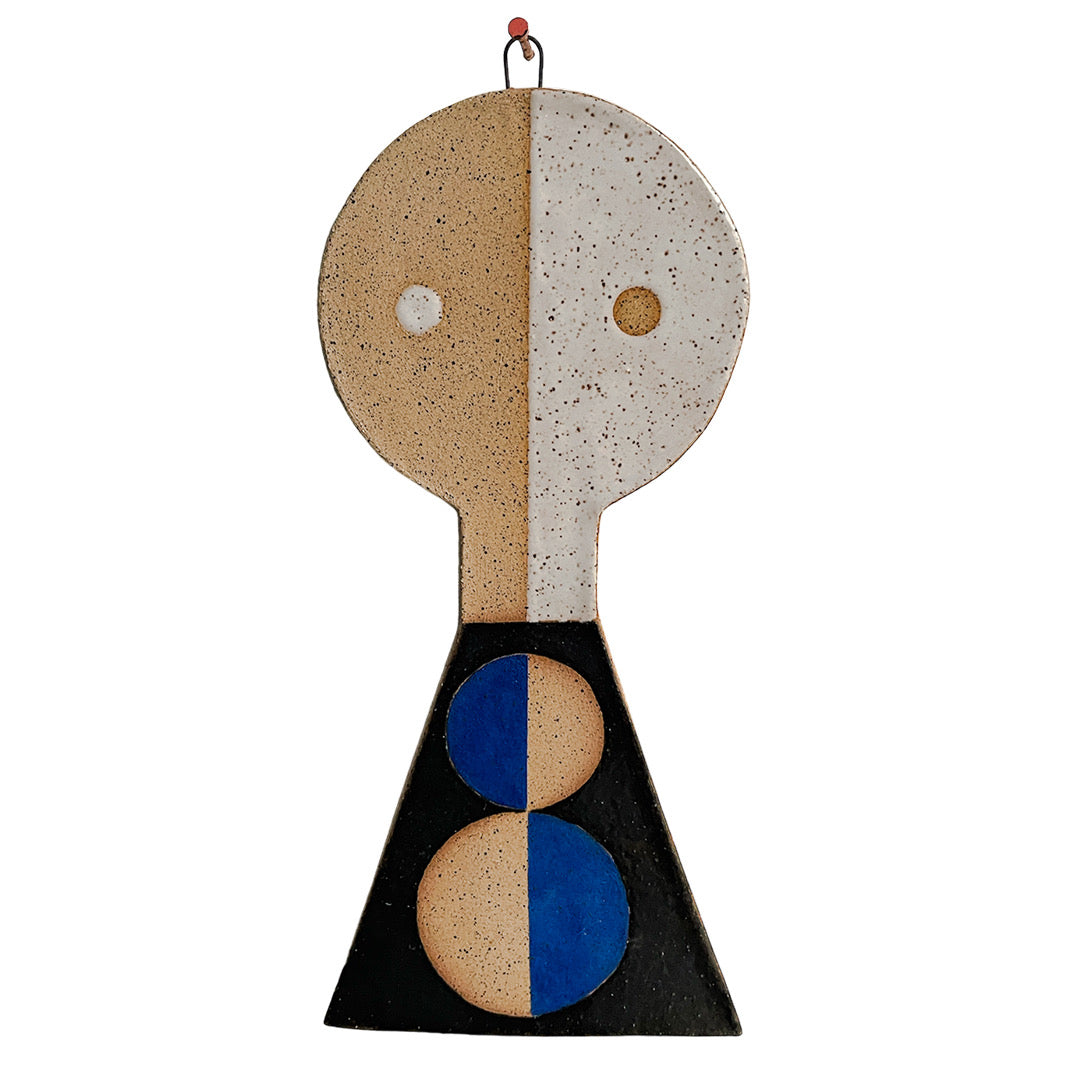 Amigo de escultura colgante - Negro, blanco y azul