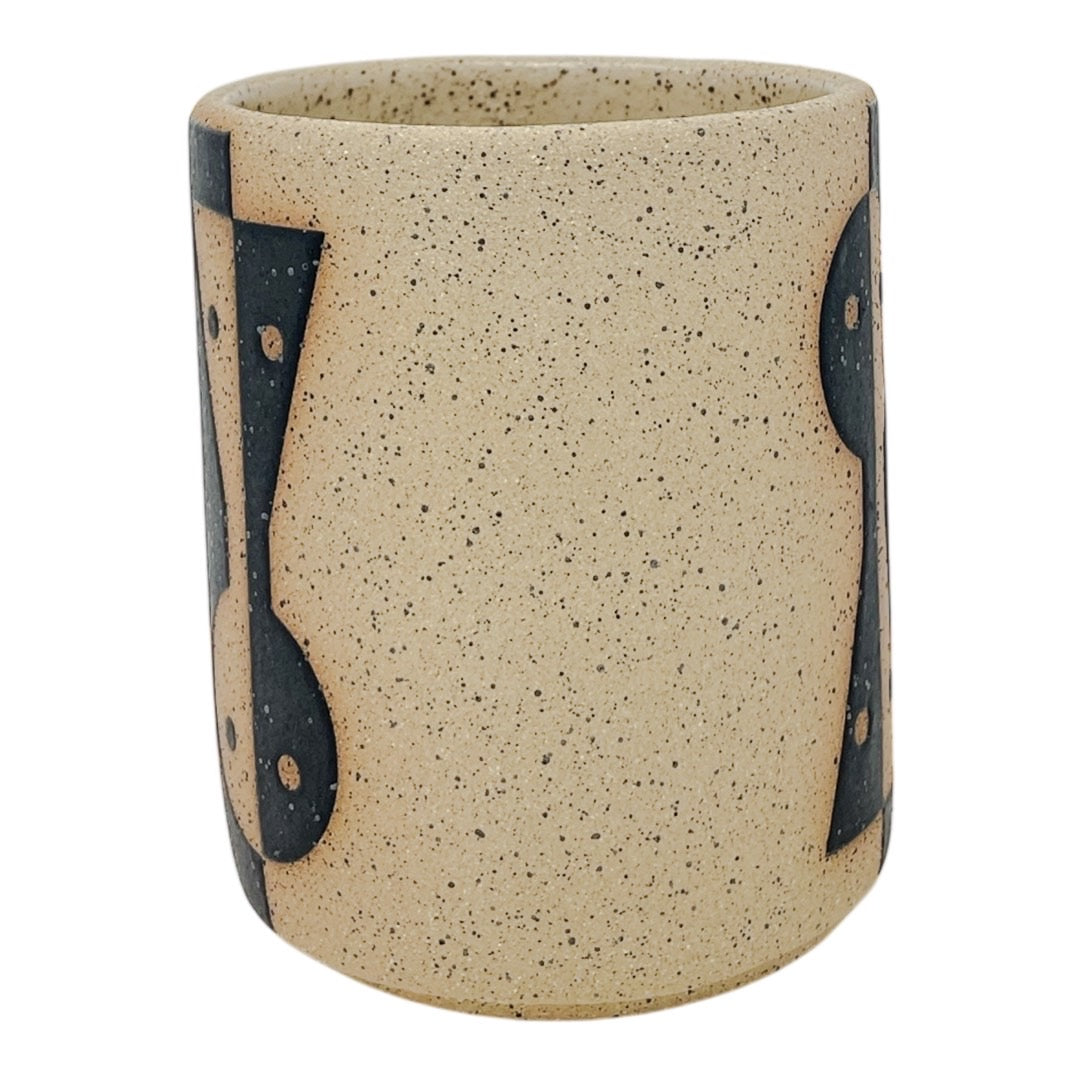 12 onzas. Taza - Líneas Redondeadas - Negro
