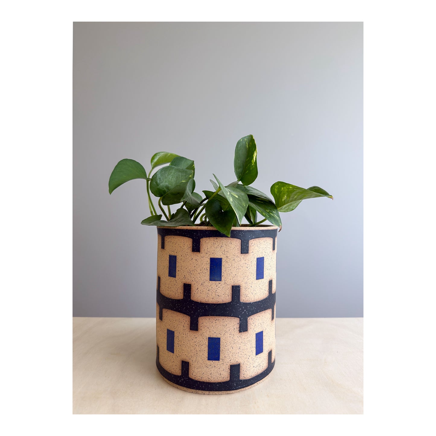 Medium Vessel - Double Chain - Matte Black & Blue